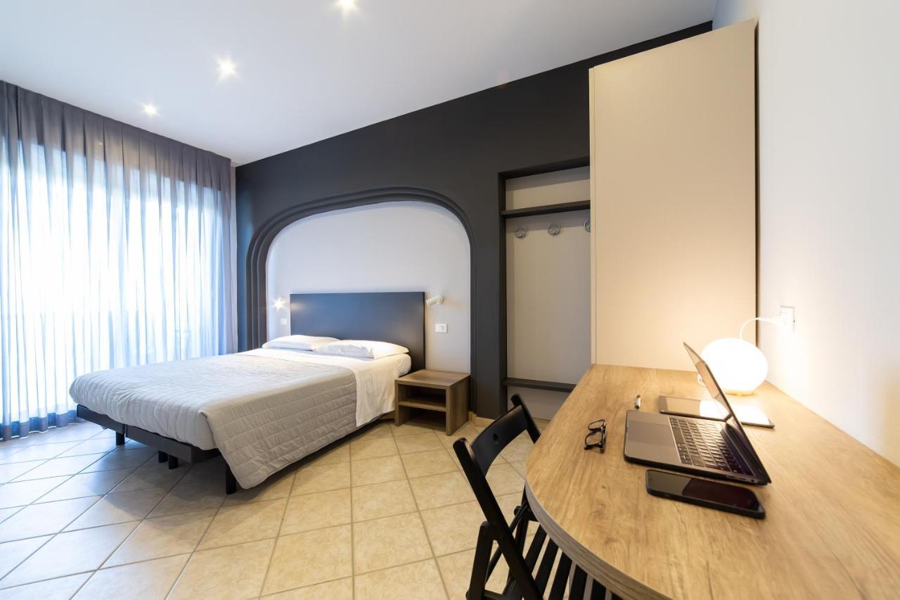Hotel Parco Мілано-Маріттіма Екстер'єр фото